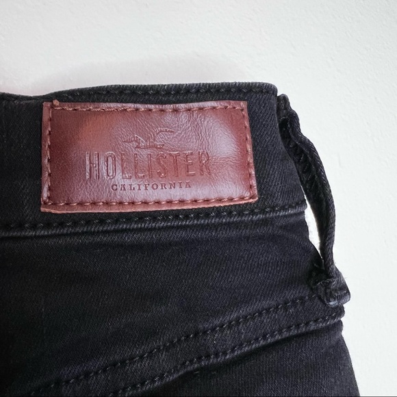 HOLLISTER High-Rise Embroidered Midi Short - Picture 5 of 7